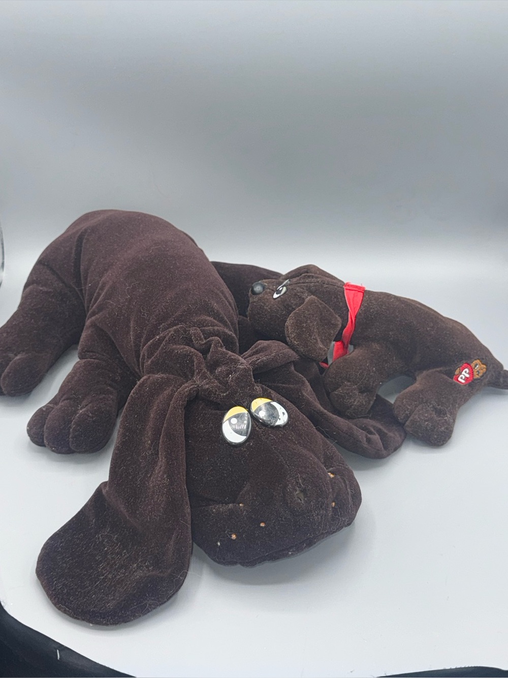 Vintage 1985 dark brown Pound Puppy
